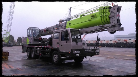 รถเครนขนาด 25 ตัน 